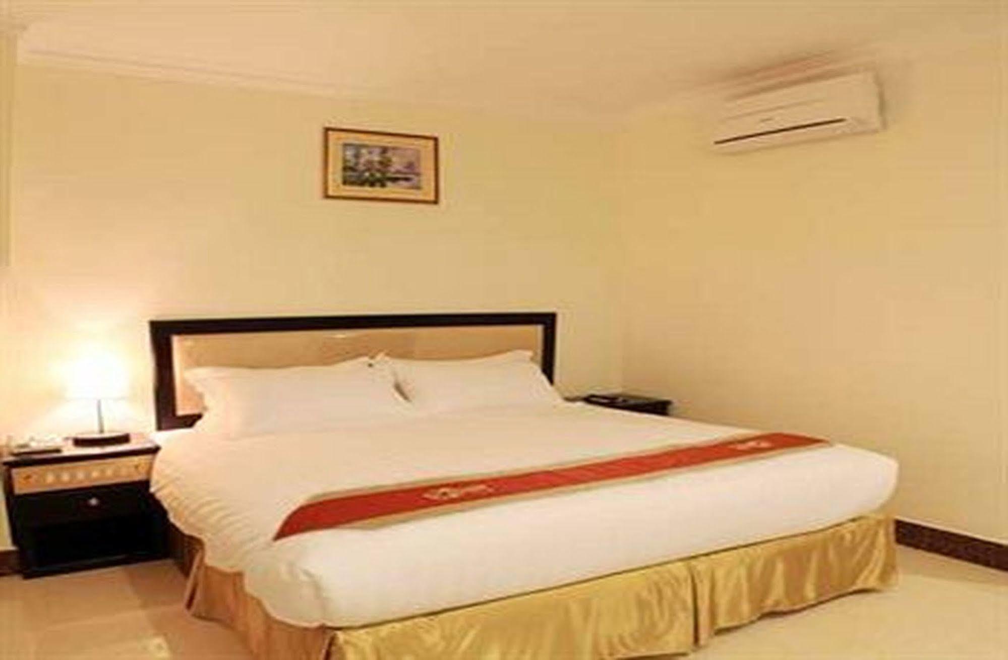 Cardamom Hotel & Apartment Phnom Penh Luaran gambar