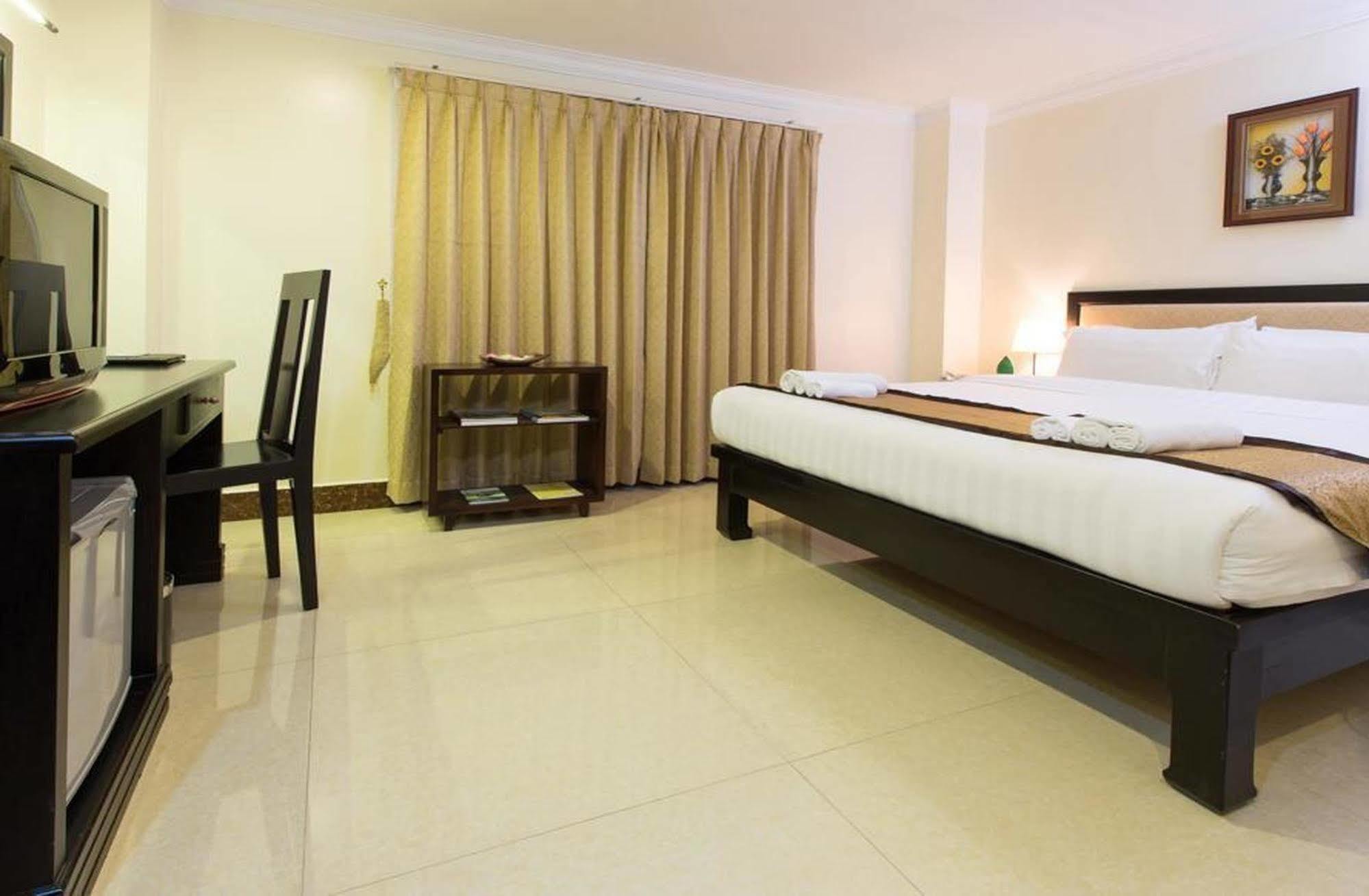 Cardamom Hotel & Apartment Phnom Penh Luaran gambar