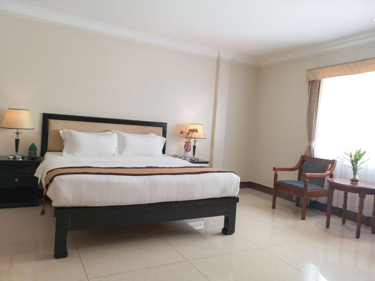 Cardamom Hotel & Apartment Phnom Penh Luaran gambar
