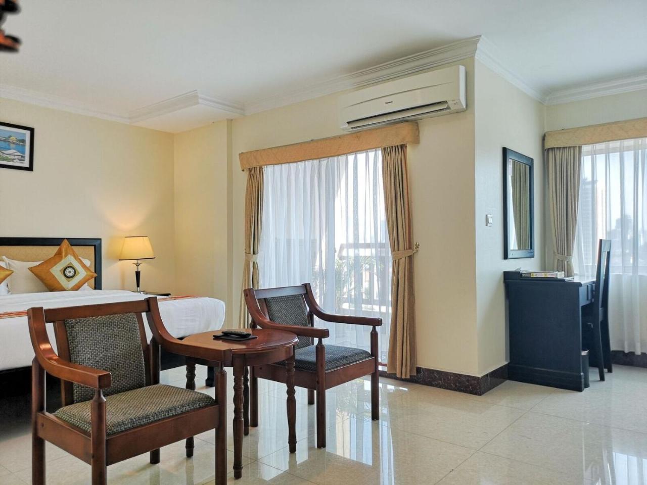 Cardamom Hotel & Apartment Phnom Penh Luaran gambar